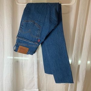 NWOT Levi’s 501 Skinny High Rise
